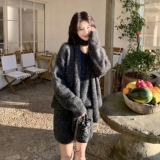 深灰色