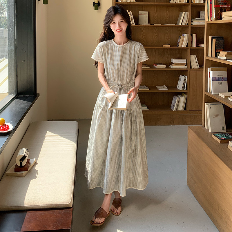 文艺范浅灰色格纹连衣裙女2025夏新款法式休闲减龄甜美收腰A字裙,女装连衣裙,2C326