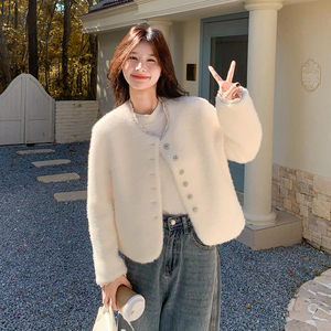 米白色蕾丝拼接羊羔毛外套女2025冬季新款小个子名媛气质毛绒上衣图片