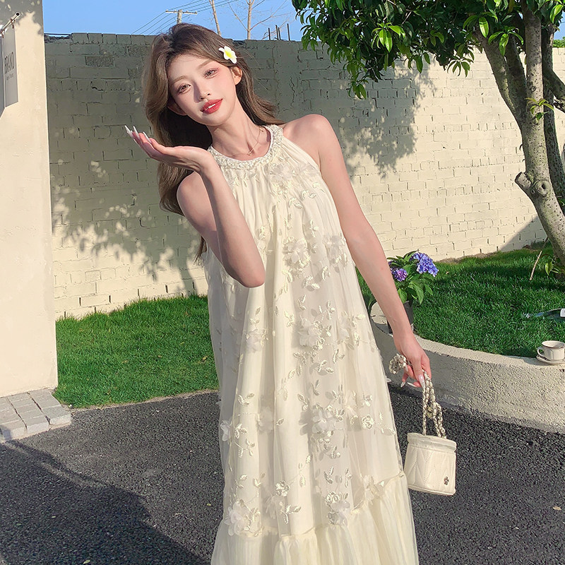 网纱拼接刺绣挂脖吊带连衣裙女夏2025新款绝美漂亮气质温柔风长裙,女装连衣裙,2C030