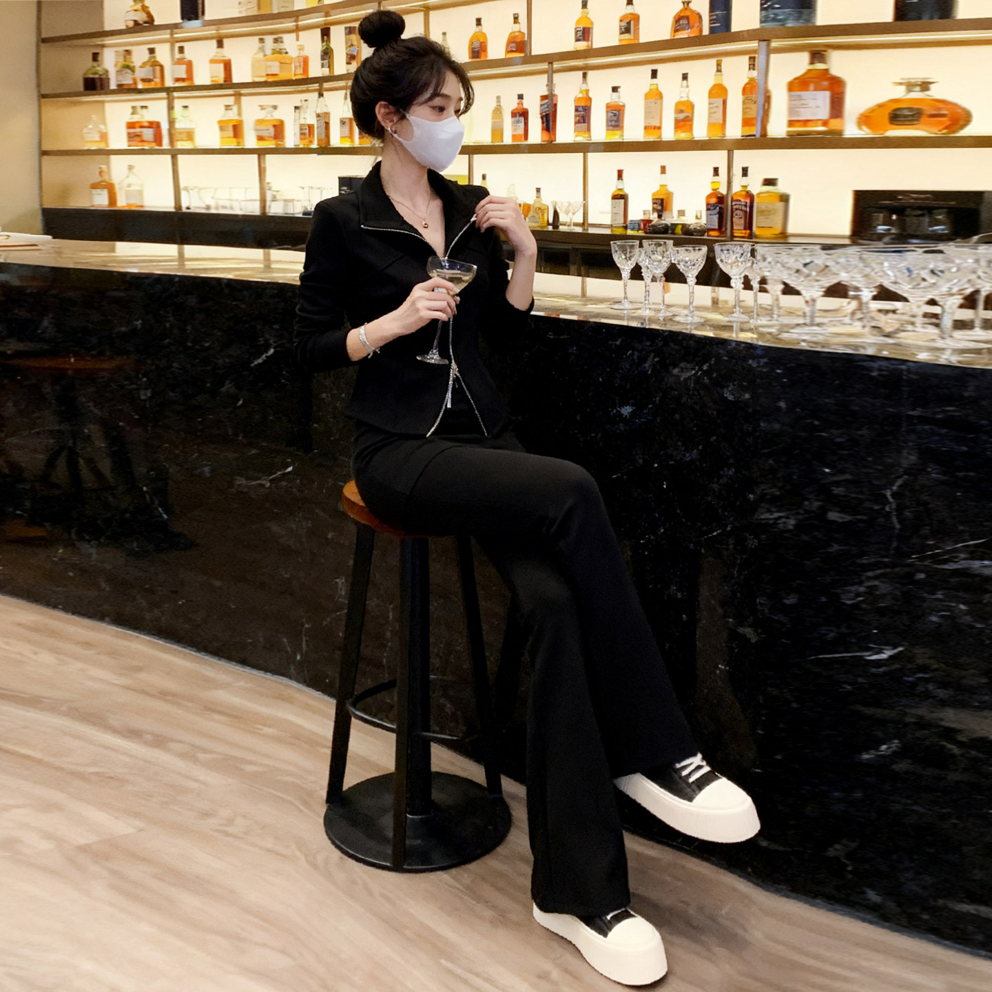 网红炸街休闲运动套装女春新款显瘦立领卫衣假两件微喇长裤两件套,女装套装/套裙,2C310