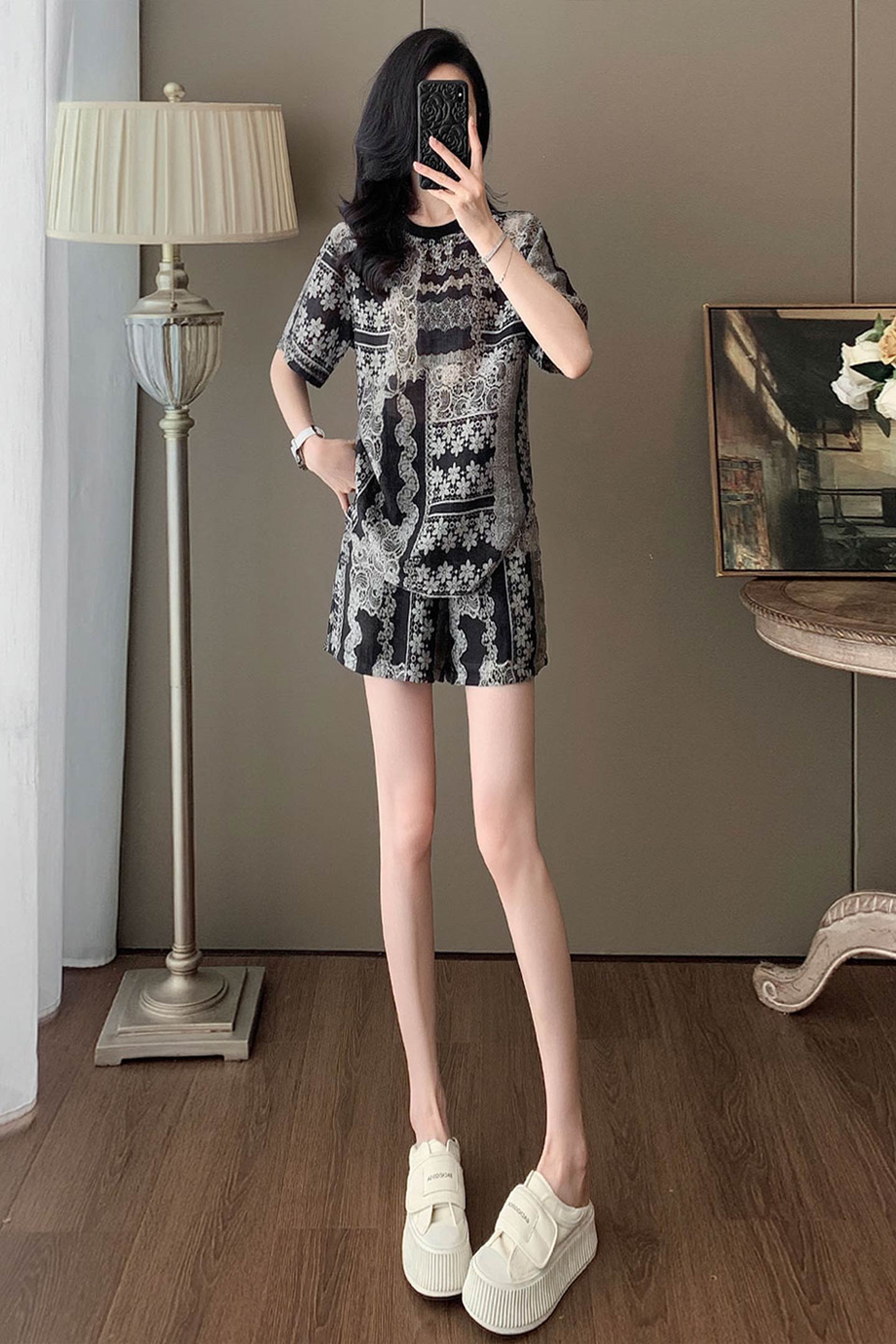 设计感时尚套装女夏新款洋气减龄圆领印花短袖上衣阔腿短裤两件套,女装套装/套裙,2C310