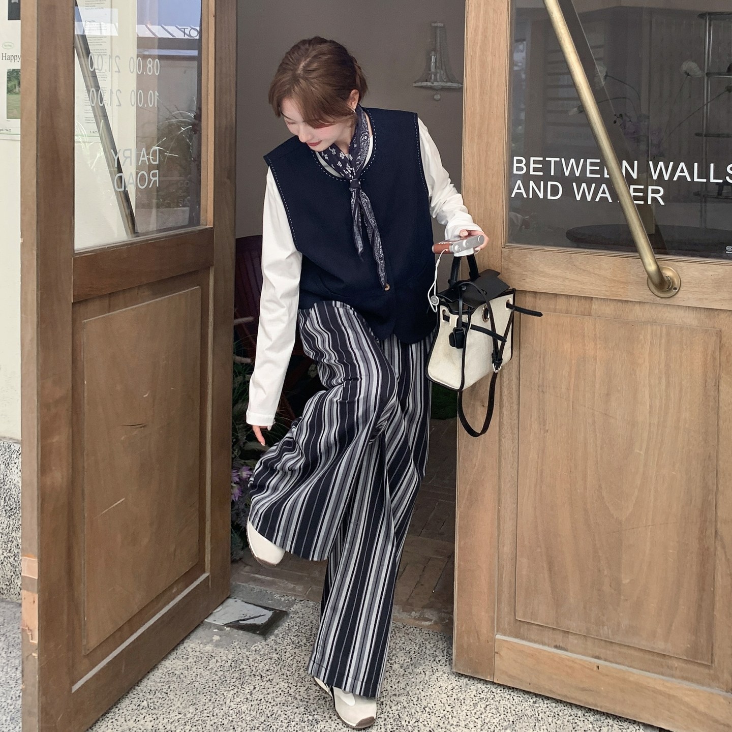 轻熟风西装马甲外套女2025超火穿搭一整套高腰显瘦条纹阔腿裤长裤,女装套装/套裙,2C177