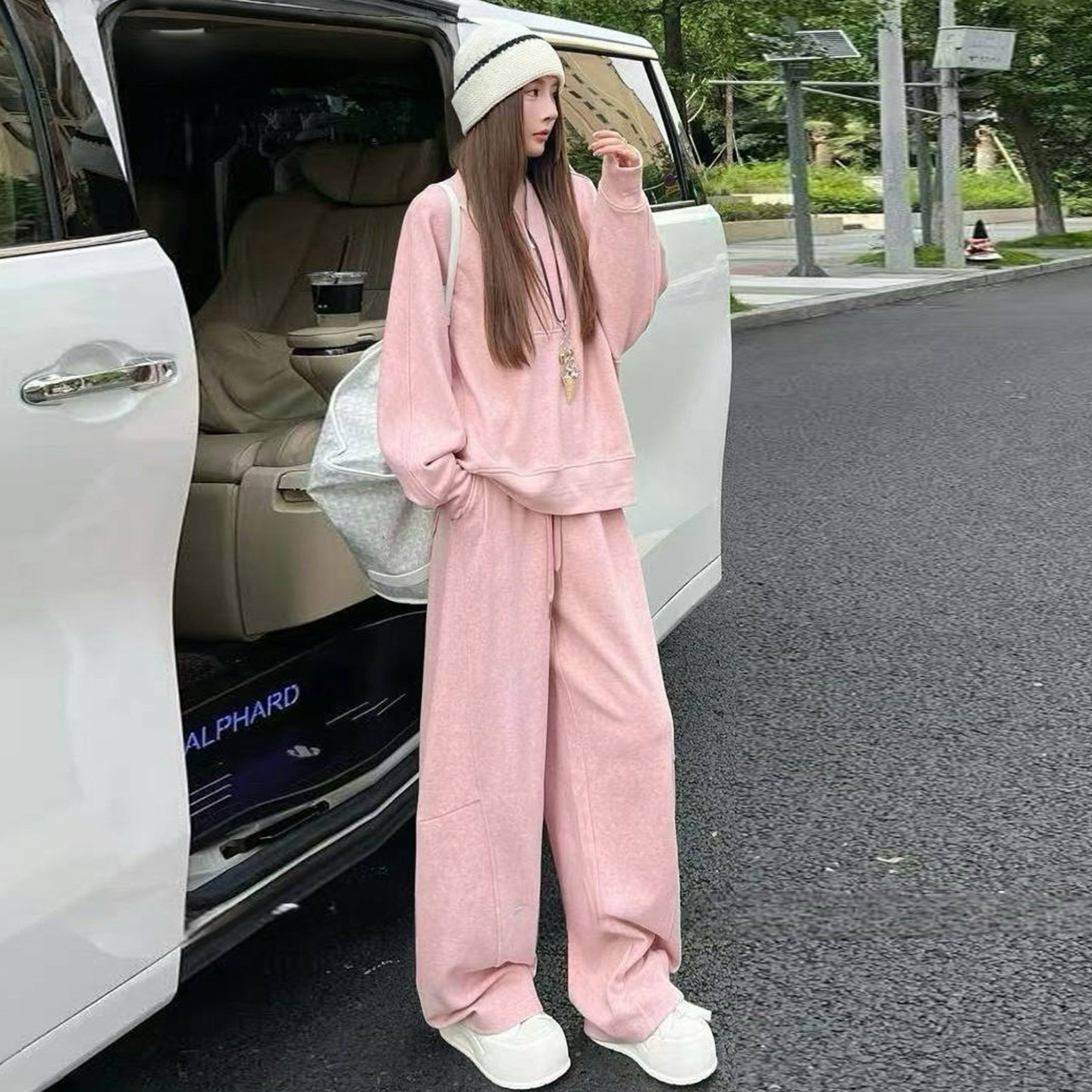 高级感时尚减龄纯色套装女秋季新款宽松显瘦圆领卫衣阔腿裤两件套,女装套装/套裙,2C310