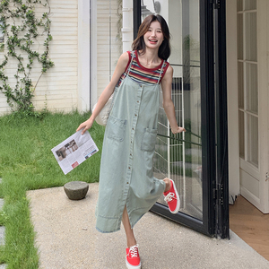 彩色条纹背心T恤牛仔背带裙女夏季宽松休闲无袖连衣裙两件套图片