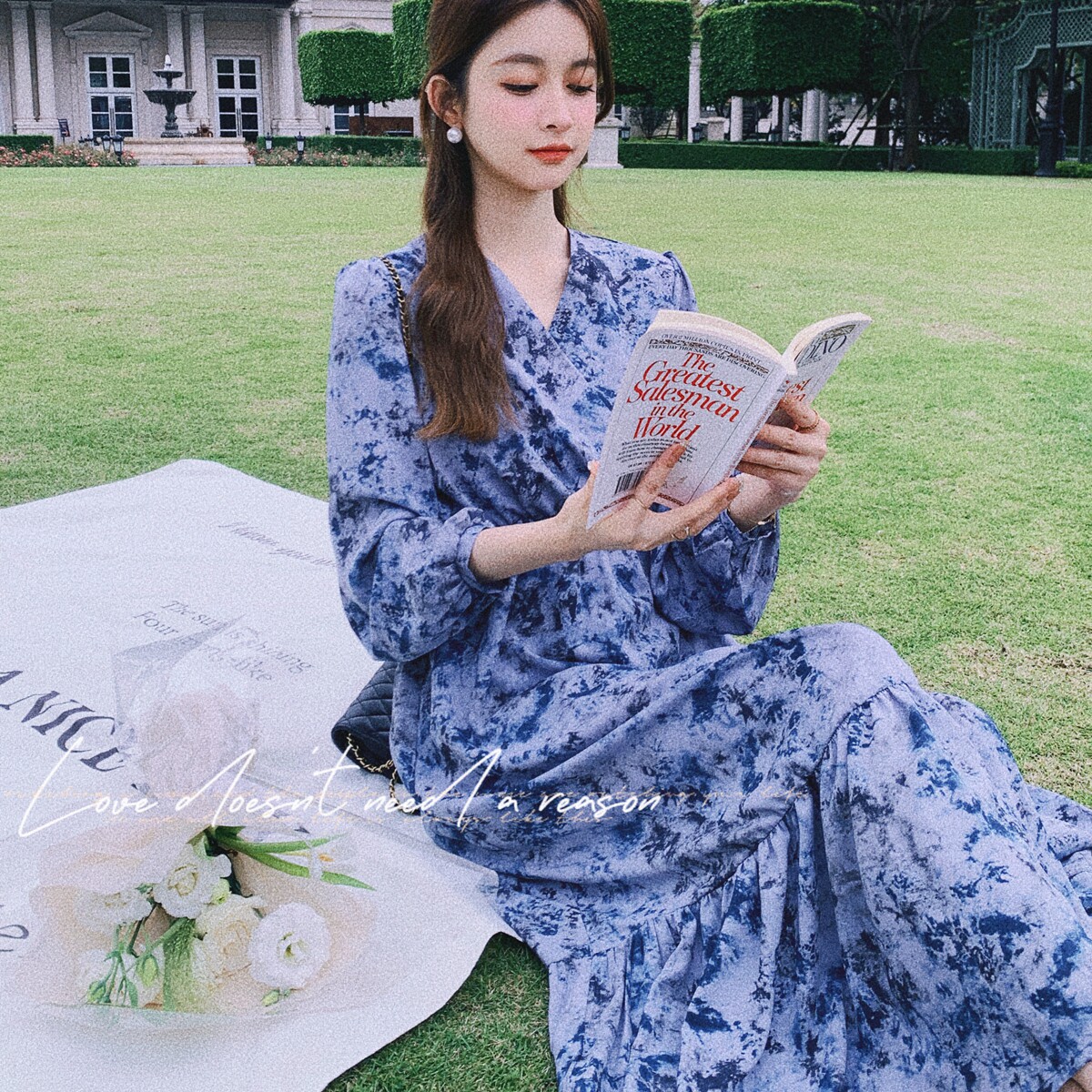 法式气质V领碎花连衣裙女2024秋季新款女神范收腰显瘦长袖茶歇裙,女装连衣裙,2C137