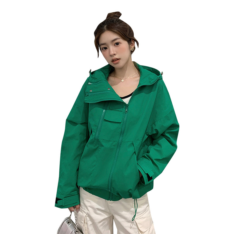 学院风绿色连帽情侣冲锋衣外套女春秋2025新款高级感chic宽松夹克,女装风衣,2C029