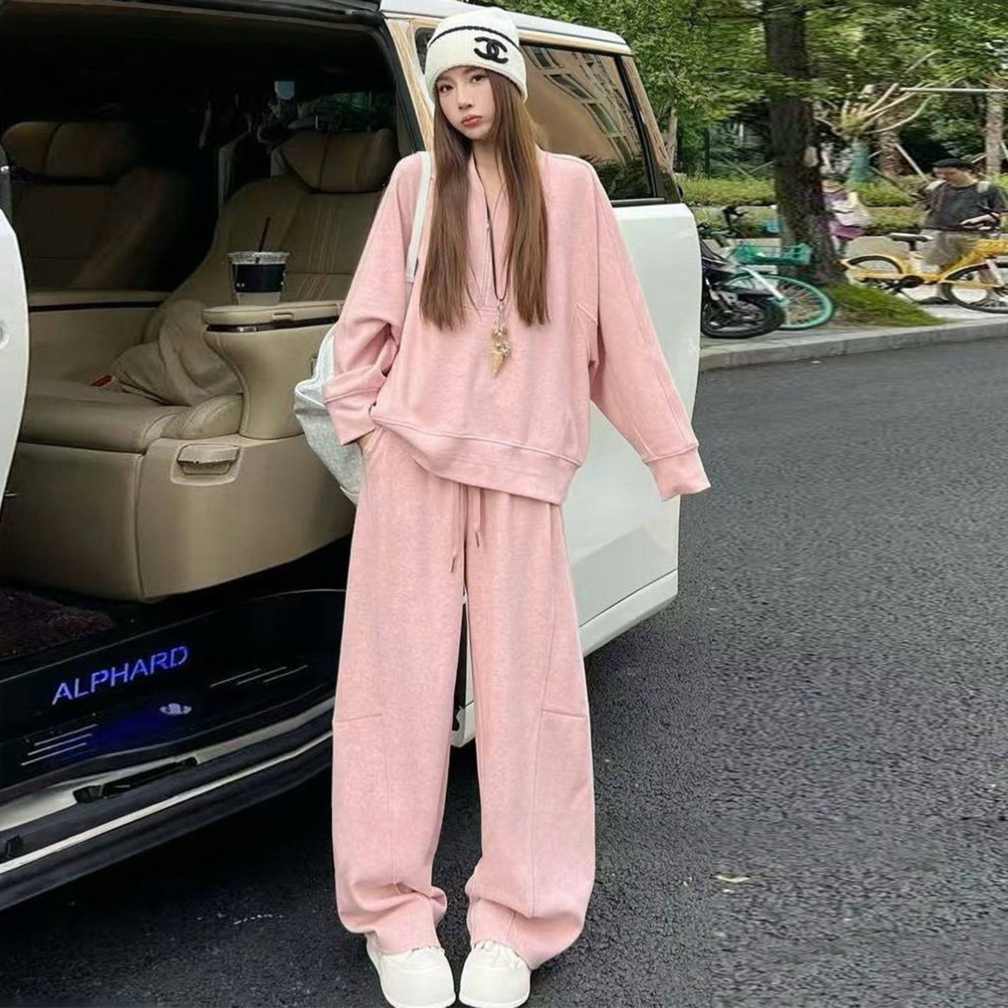 高级感时尚减龄纯色套装女秋季新款宽松显瘦圆领卫衣阔腿裤两件套图片