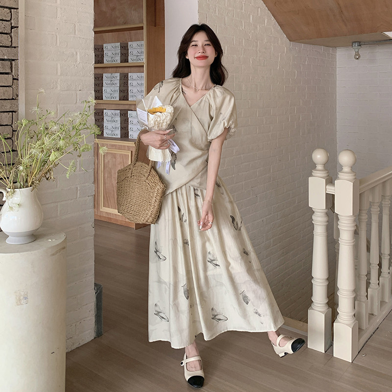 法式设计感v领上衣套装女2025夏季新款收腰显瘦印花半身裙两件套,女装套装/套裙,2C159