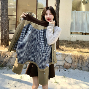 卡其色撞色拼接工装派克服女秋冬2025新款爆款流行机车棉服厚棉袄图片