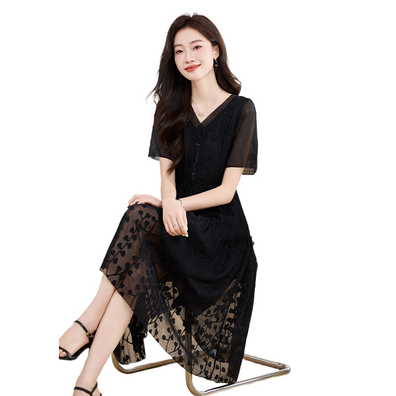 现货2024剪花提花显瘦减龄亮片连衣裙,女装连衣裙,衣佳和