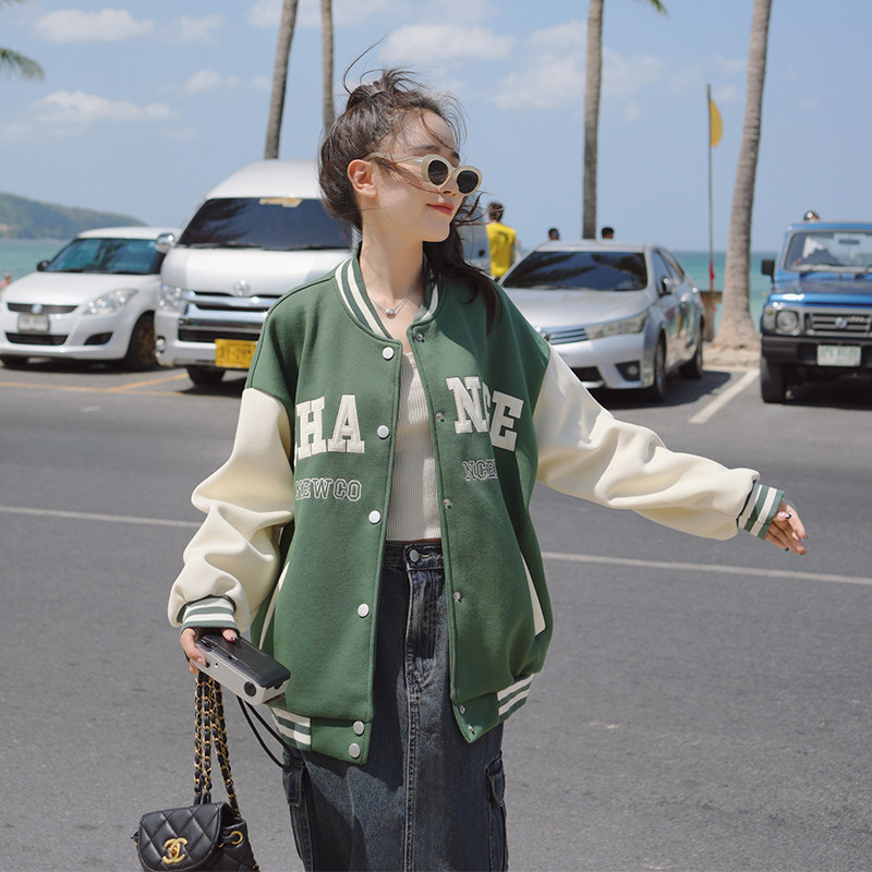 美式学院风绿色短款棒球服外套女春秋超火好看高级感小众夹克上衣,女装短外套,2C056