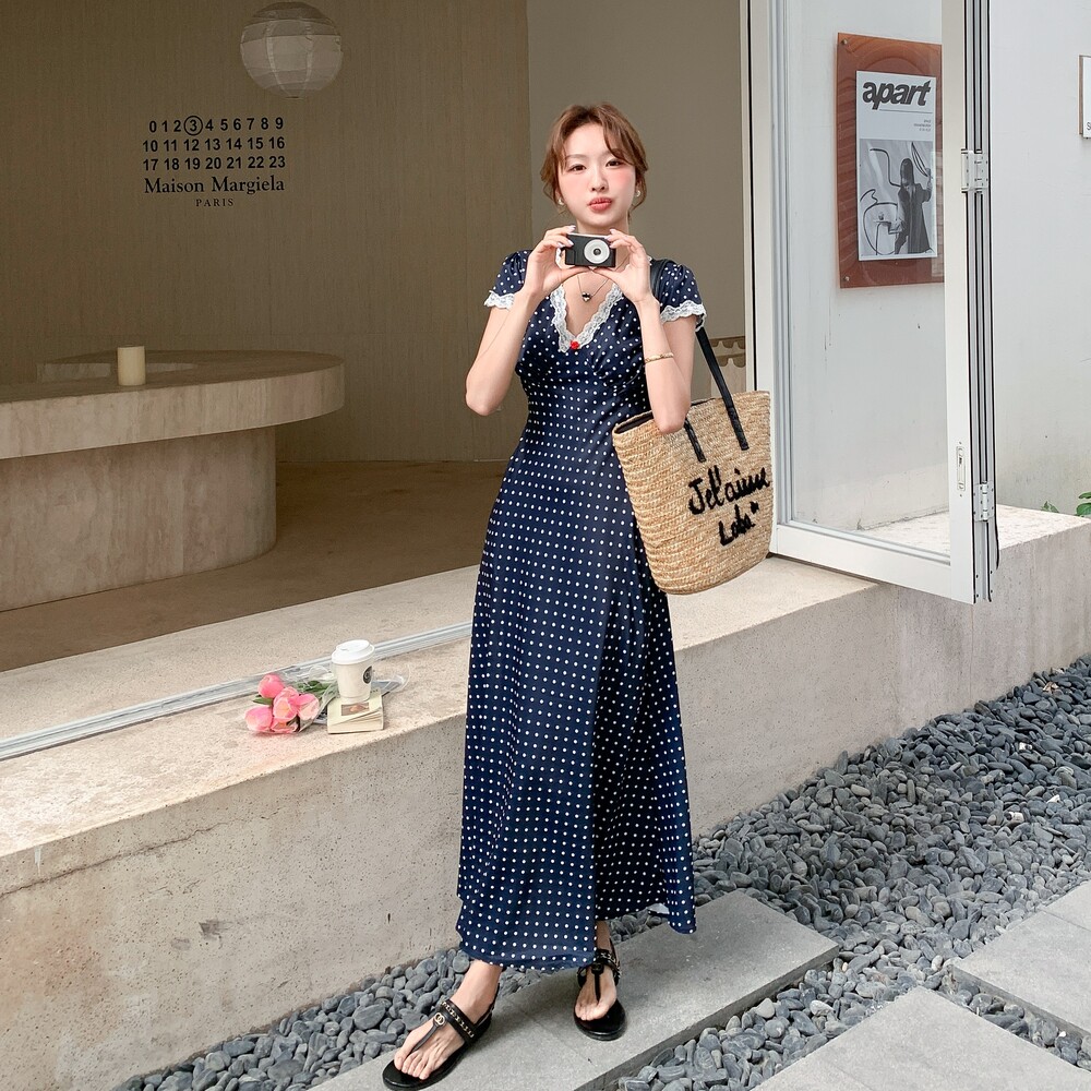深蓝色蕾丝拼接波点连衣裙女夏季新款复古轻熟风气质收腰显瘦长裙,女装连衣裙,2C212