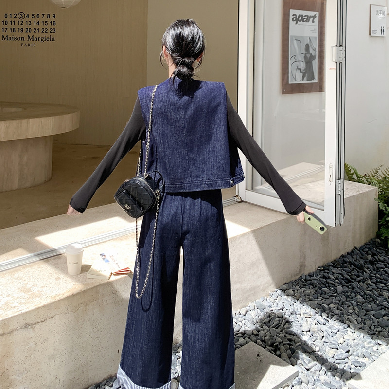 老钱风穿搭休闲牛仔马甲时尚套装女秋季2025新款显瘦阔腿裤两件套图片