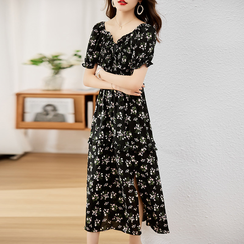 碎花吊带连衣裙女2025年夏季新款法式气质一字肩高级感长款茶歇裙,女装连衣裙,蓝朵琳