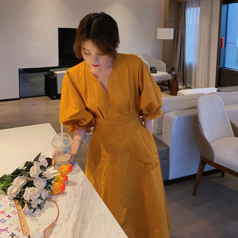 茶歇法式红色v领泡泡袖连衣裙女夏2025新款高级感气质收腰长裙子,女装连衣裙,2C321
