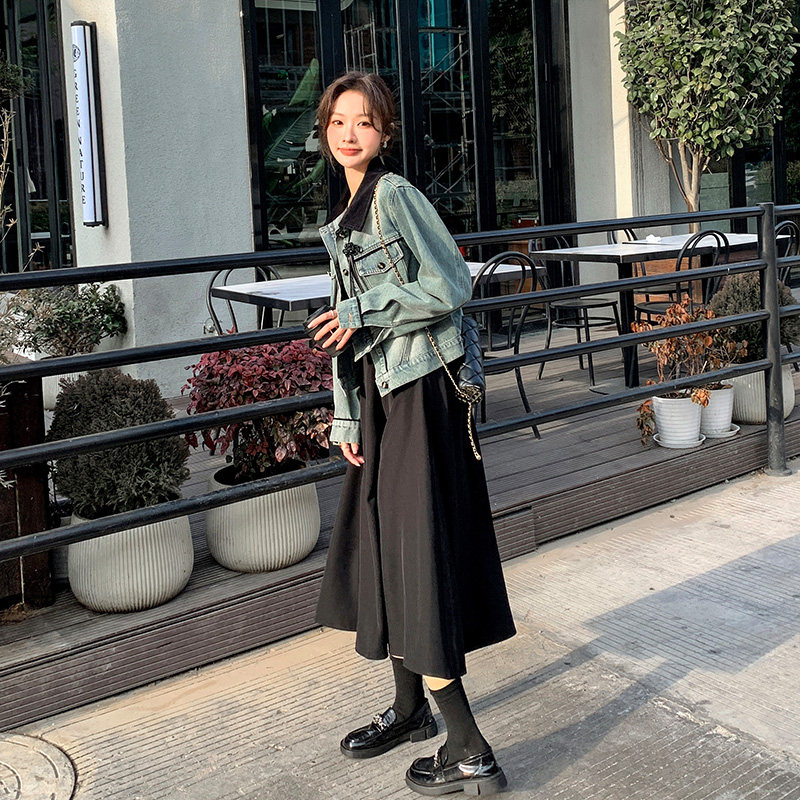 超火miu系穿搭卫衣连衣裙女春秋2025新款韩系chic牛仔拼接长裙子图片