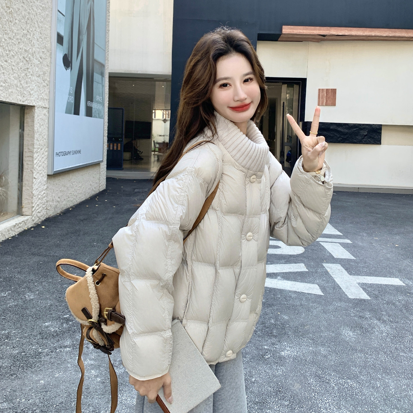 韩系白色针织立领羽绒服女冬新款超火好看高级小众保暖加厚短外套,女装羽绒服,2C012