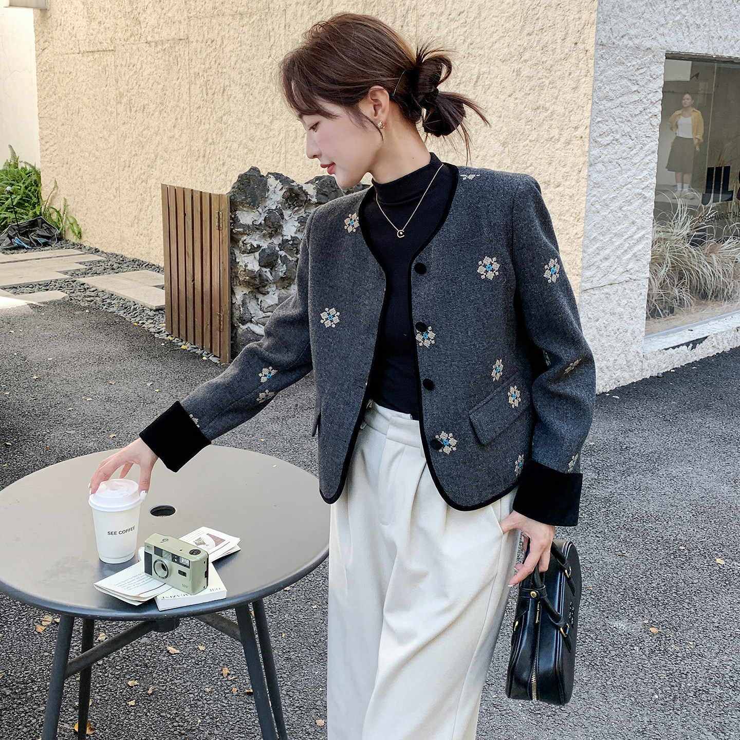 设计感复古绣花毛呢外套女2025秋季新款洋气显瘦小个子短款上衣潮图片