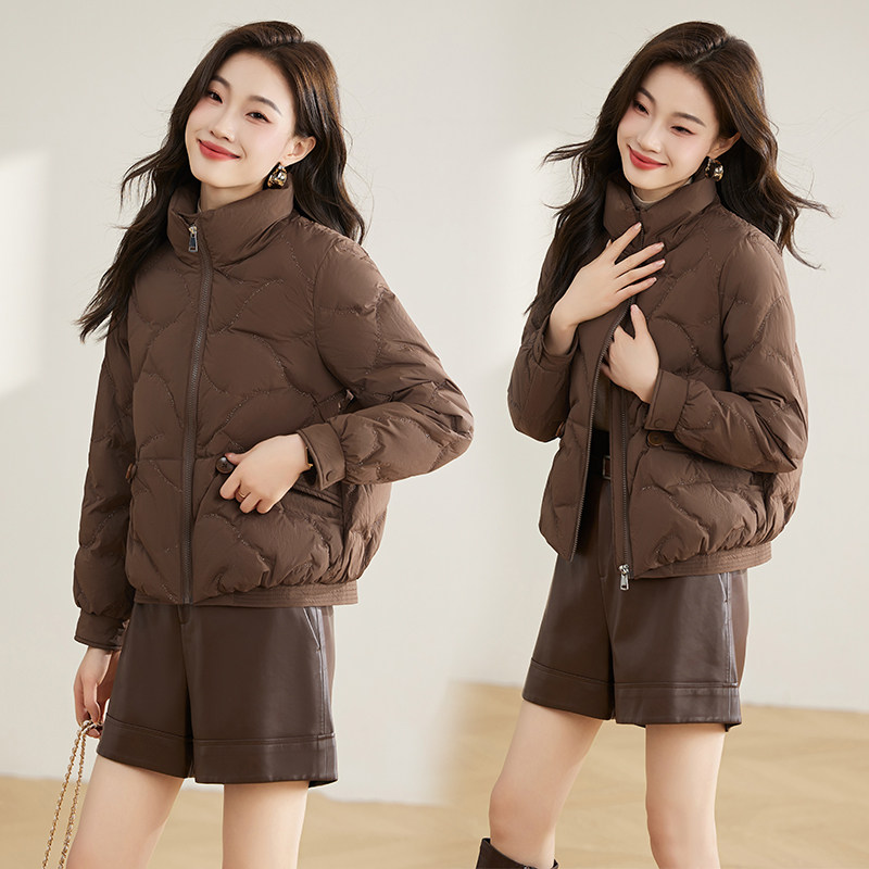 轻薄短款羽绒服女2025冬季新款小个子时尚洋气立领白鸭绒保暖外套,女装羽绒服,衣佳和