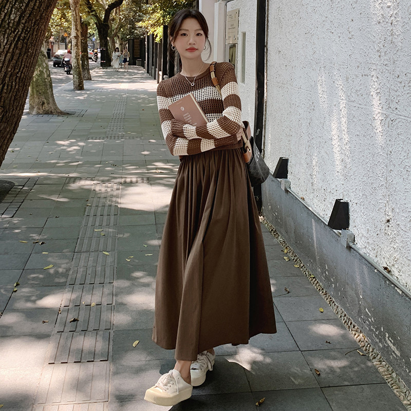 时尚洋气套装女初秋2025今年流行新款条纹针织衫吊带连衣裙两件套,女装套装/套裙,2C166