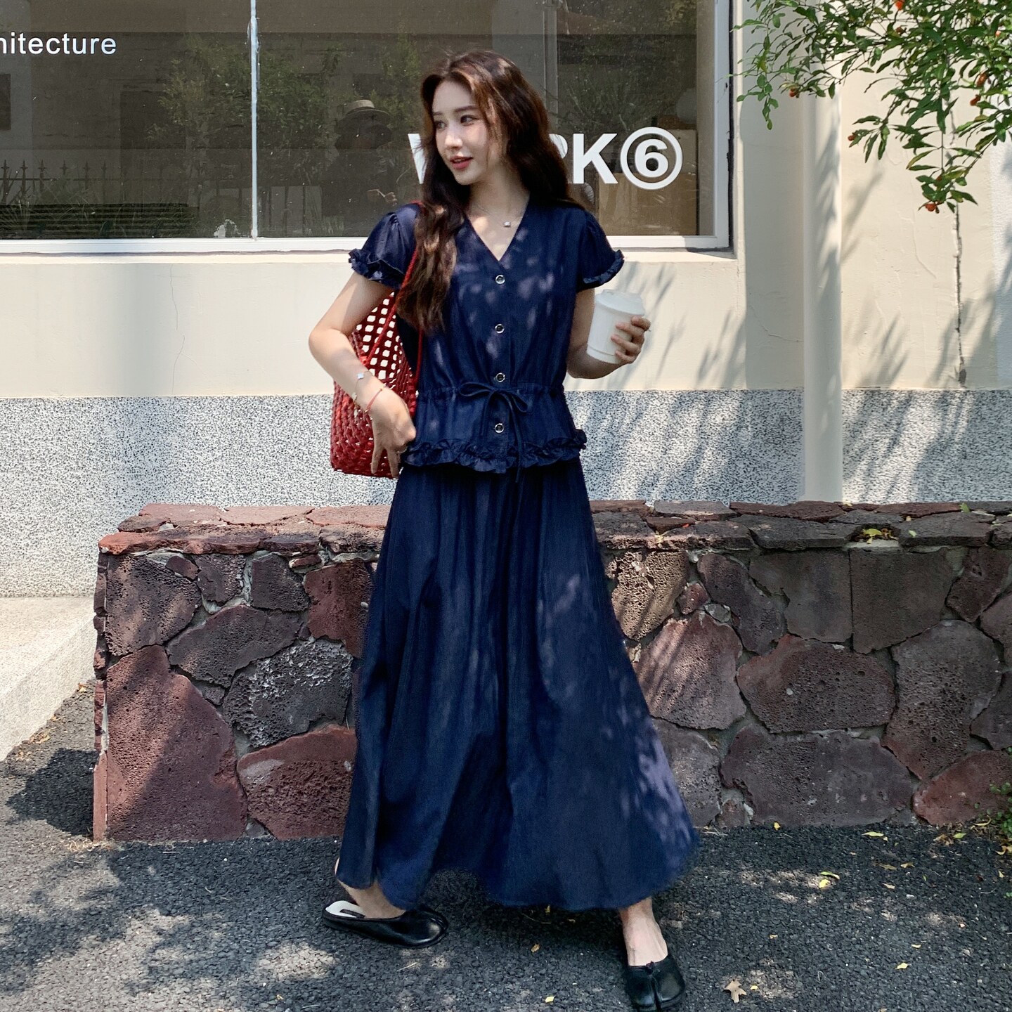 藏青色木耳边拼接短袖套装女2025年夏季新款法式收腰半身裙两件套图片