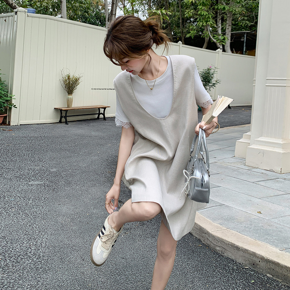 韩系休闲无袖背带连衣裙两件套女2025夏新款时尚蕾丝拼接短袖套装图片