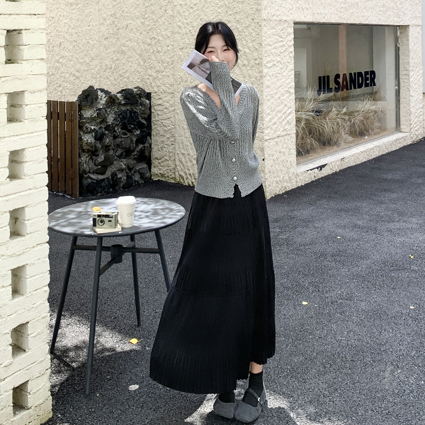 高级感法式秋冬新款韩版针织开衫高腰半身丝绒裙黑色百褶裙两件套,女装套装/套裙,2C166