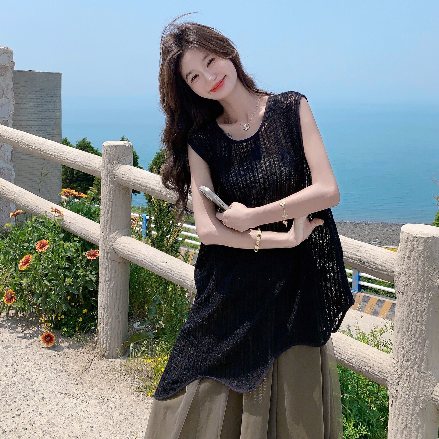 针织镂空无袖上衣套装女2025夏季新款复古时尚不规则阔腿裤两件套图片