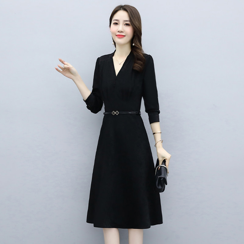 2025春季新款气质优雅时尚V领修身显瘦连衣裙，女装连衣裙，自然秀,女装连衣裙,自然秀