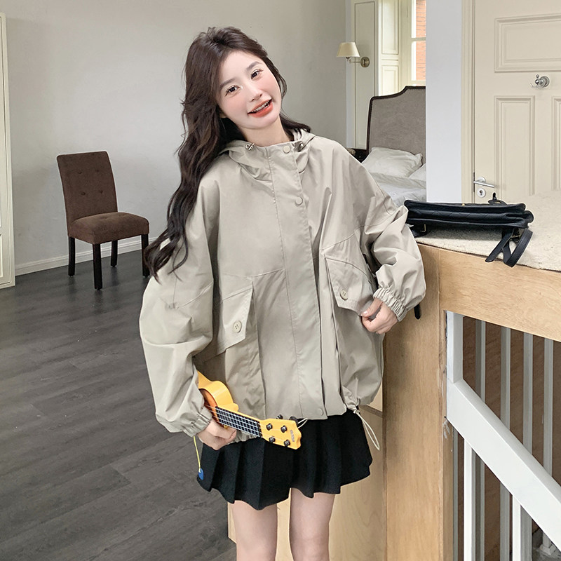 卡其色休闲简约工装外套女2025年秋季新款设计感韩系连帽冲锋衣潮,女装风衣,2C217
