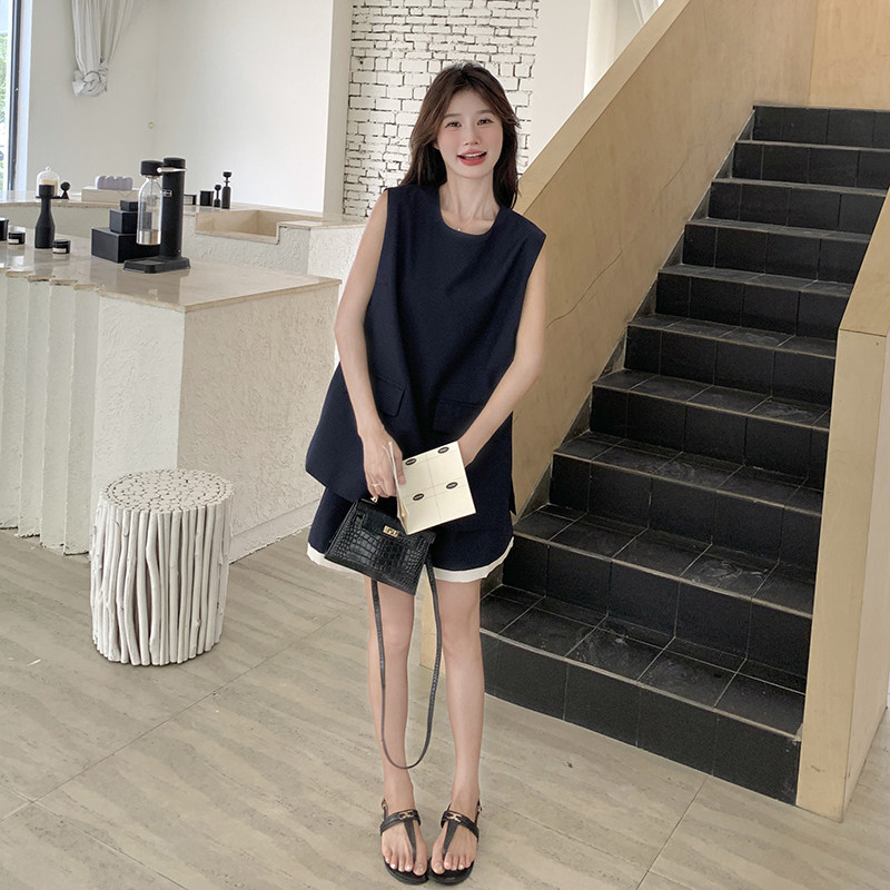 藏蓝色轻熟风穿搭刺绣牛仔套装女夏2025年超火无袖背心短裤两件套图片