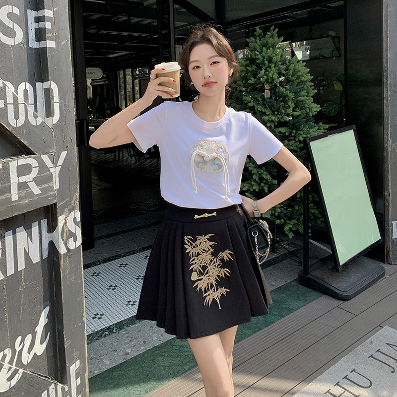【现货】2025春夏新款风百搭T恤+高腰刺绣马面裙套装,女装套装/套裙,2D148