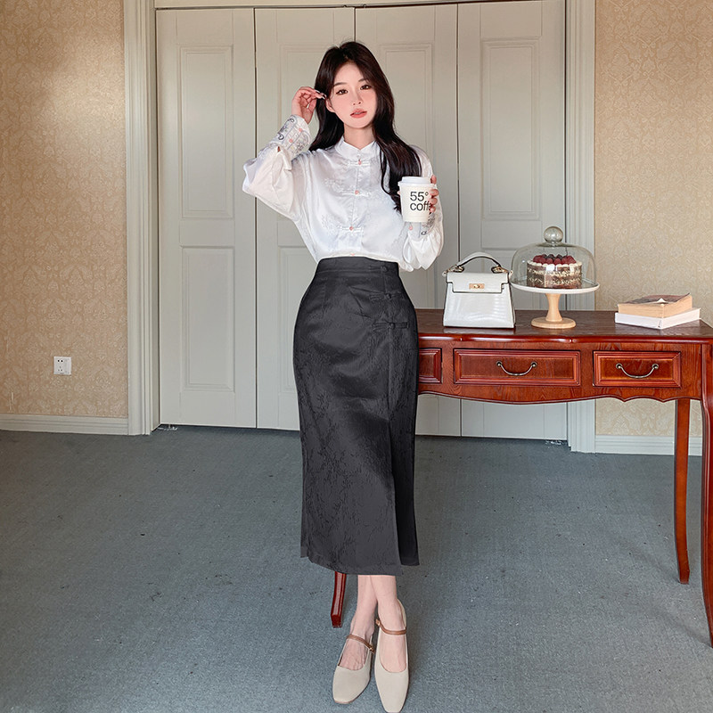 【现货】2025春新中式风复古刺绣小衫+高腰开叉盘扣裙套装,女装套装/套裙,先锋丽姿