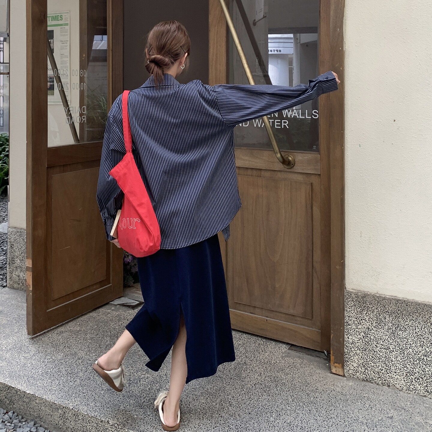 松弛感韩范披肩条纹衬衫套装裙女2025秋新款气质显瘦半身裙两件套,女装套装/套裙,2C177