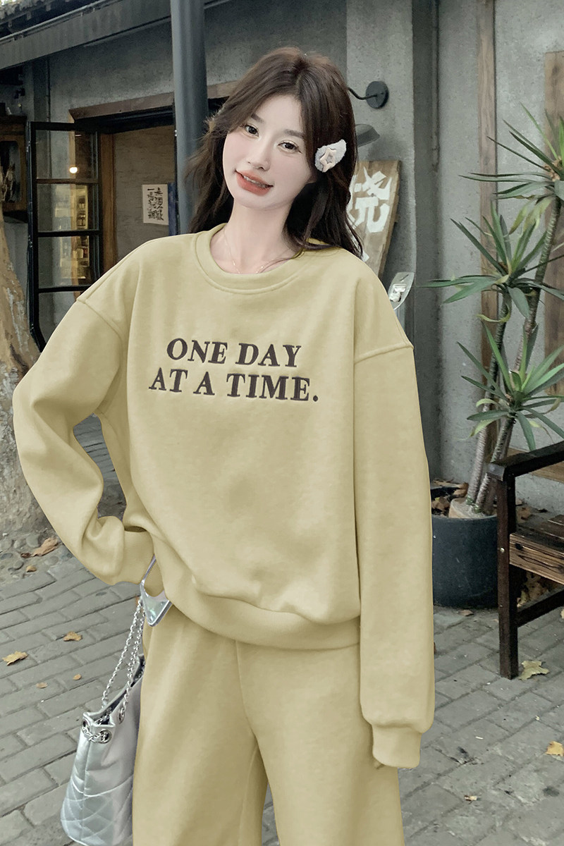 现货：春装新款韩系流行刺绣卫衣裤子套装2C135-6873P175K258,女装套装/套裙,2C135