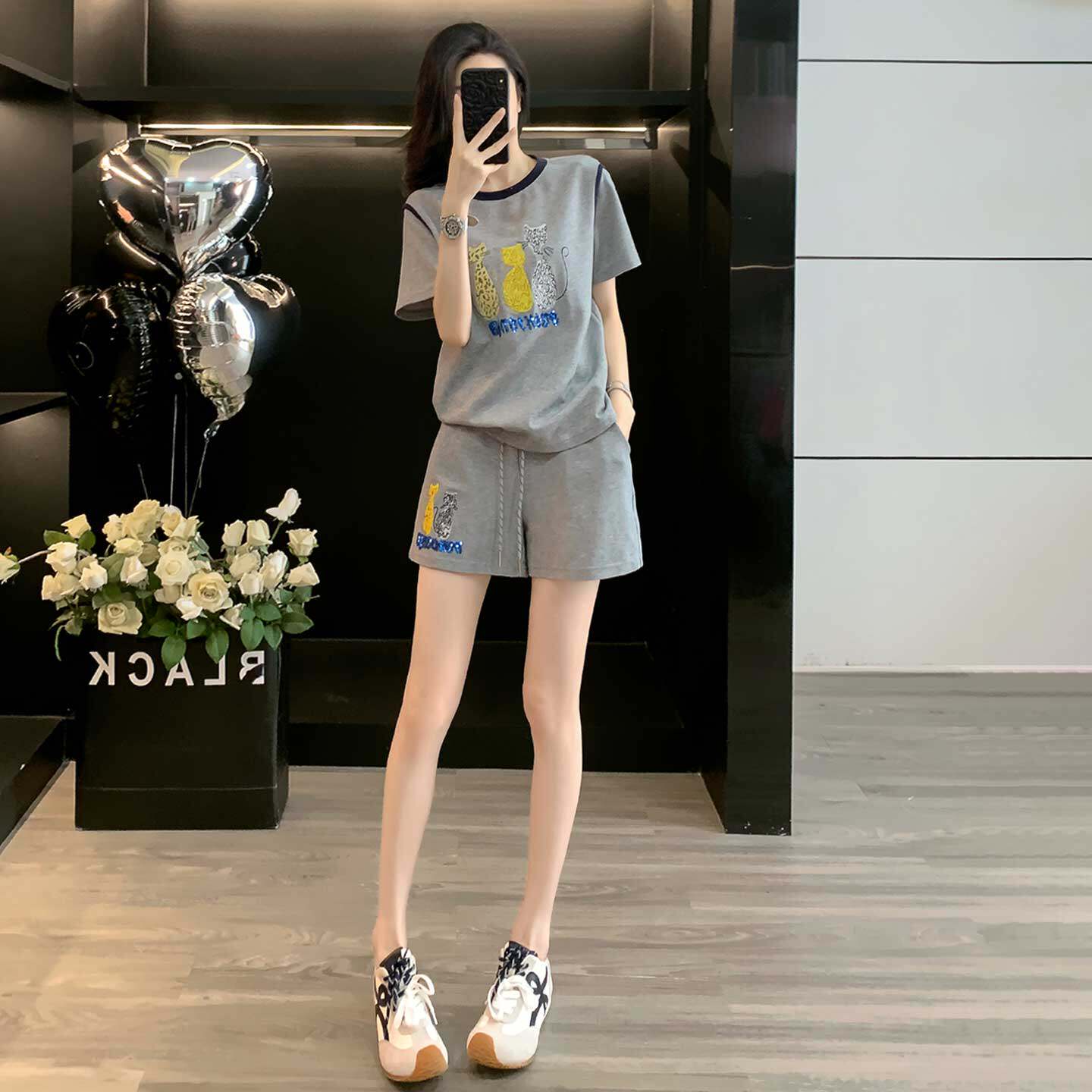 少女风穿搭时尚套装女夏宽松显瘦圆领刺绣印花上衣阔腿短裤两件套,女装套装/套裙,2C310
