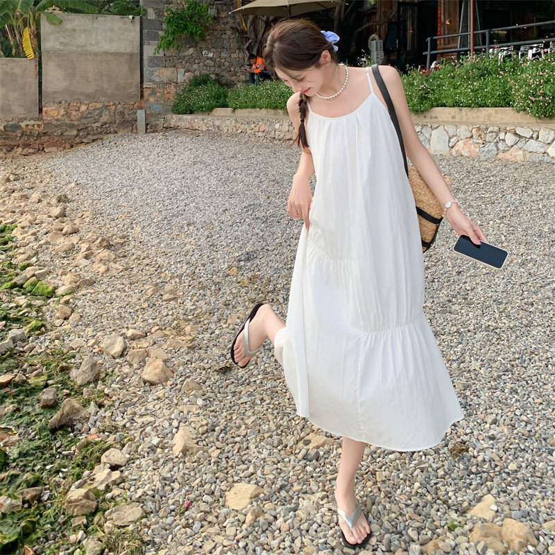 白色海边度假吊带裙女2025年夏季新款法式宽松减龄设计感连衣裙子,女装连衣裙,2C131
