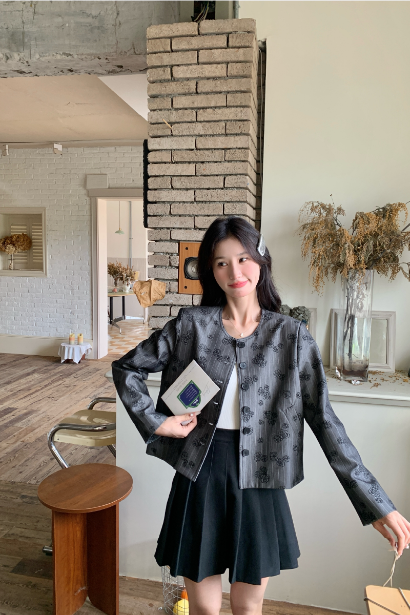 灰色条纹碎花小香风西装外套女春秋短款赫本风气质韩系西服上衣,女装短外套,2D146
