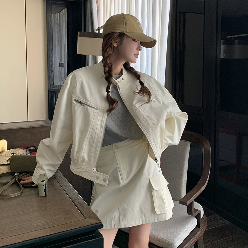 超火miu系穿搭白色立领工装女春秋2025新款又a又飒短裙,女装短外套,2C075