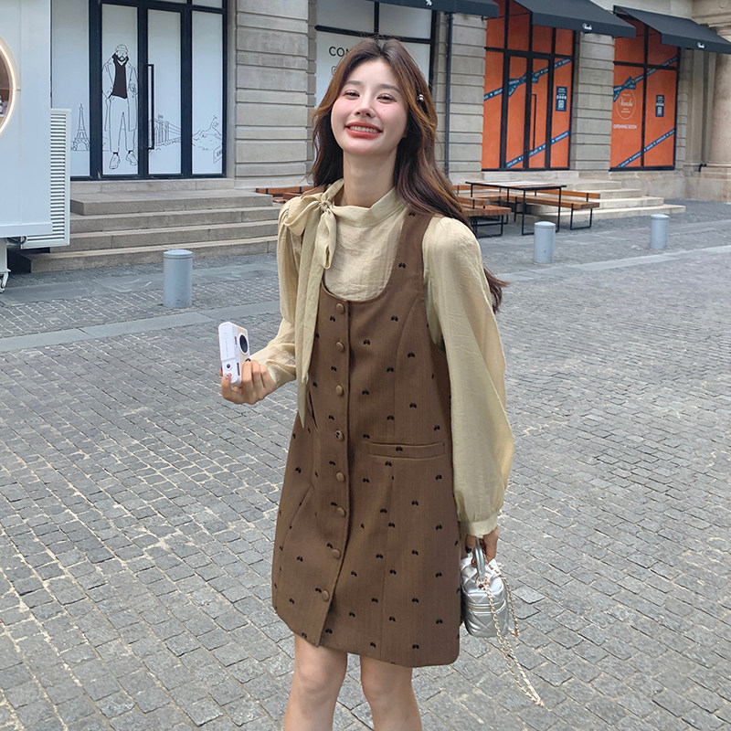 法式复古背带裙套装女2025新款盐系高级感洋气时尚背心裙两件套,女装套装/套裙,2C166