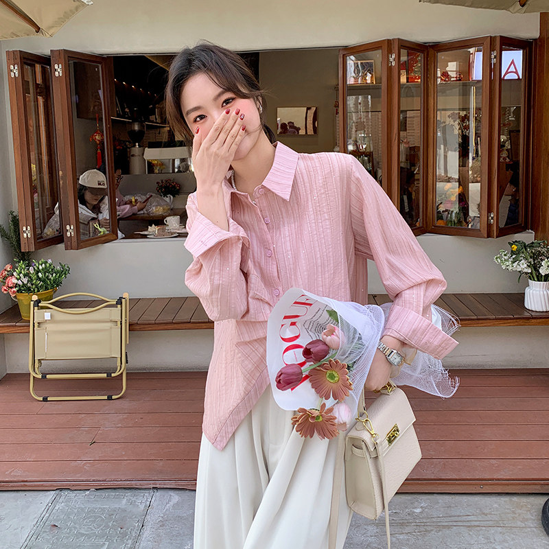 2025春季女装新款粉色不规则错扣亮片衬衫配时尚休闲宽松白色长裤,女装蕾丝衫/雪纺衫,2C233