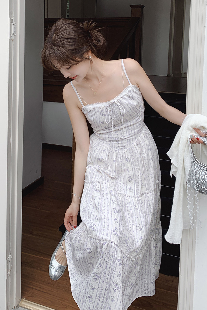 白色温柔风碎花吊带连衣裙套装女2025夏日绝美穿搭蕾丝开衫两件套,女装套装/套裙,2C177