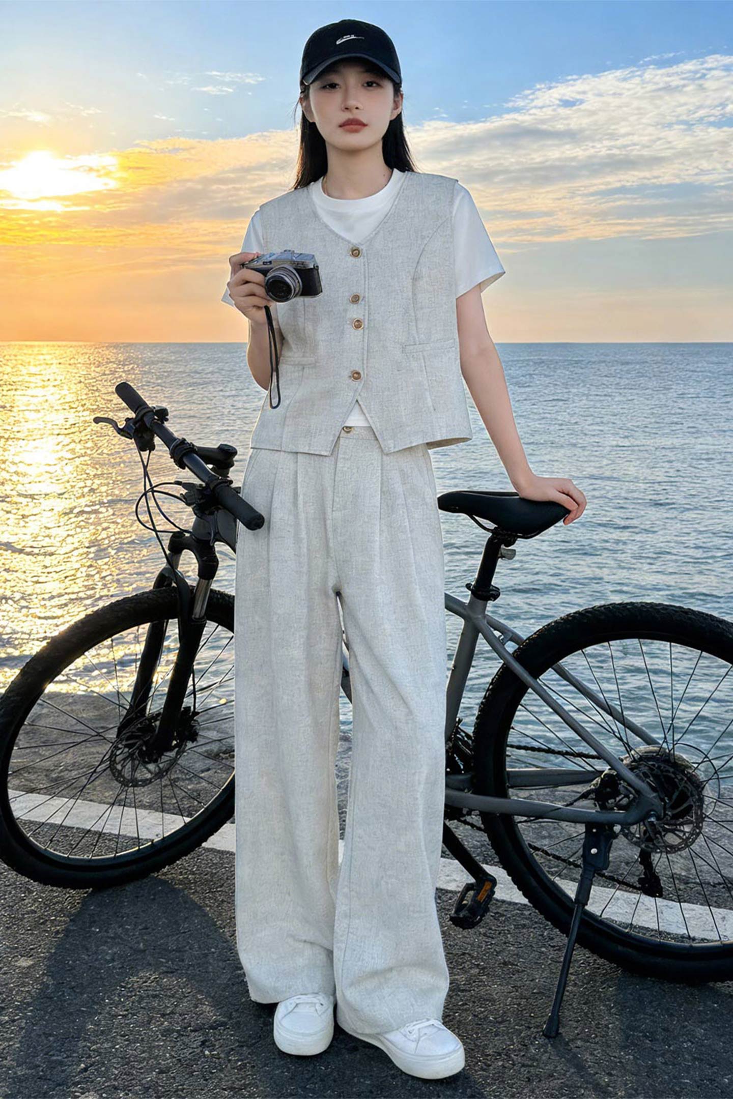 欧货运动套装女春款圆领纽扣马甲上衣内搭白色T恤阔腿长裤三件套,女装套装/套裙,2C310