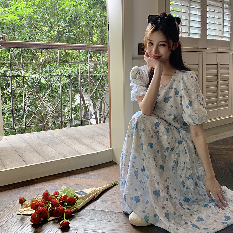 清新风蓝白色小碎花方领连衣裙女夏2025新款乖巧独特漂亮连身长裙图片