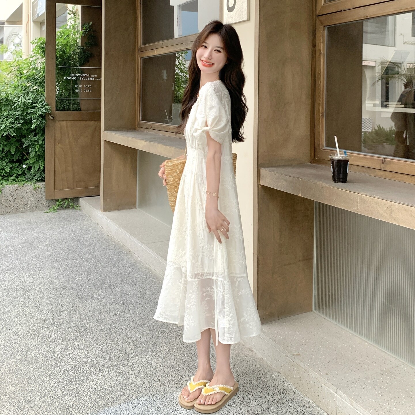 法式温柔风米白色蕾丝连衣裙新款女夏季慵懒显瘦气质宽松遮肚长裙,女装连衣裙,2C218