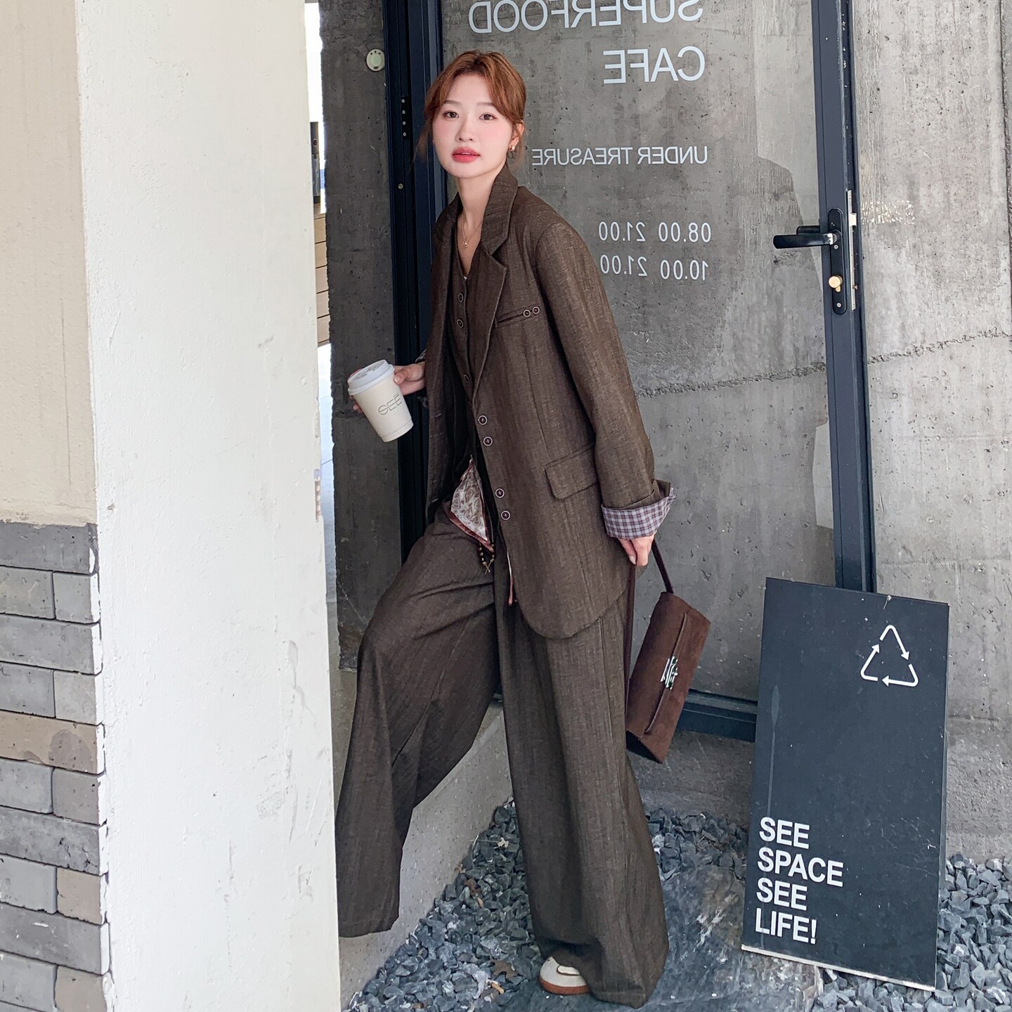 职业通勤穿搭咖色西装套装女春秋2025超火好看高级感阔腿裤三件套,女装套装/套裙,2C218
