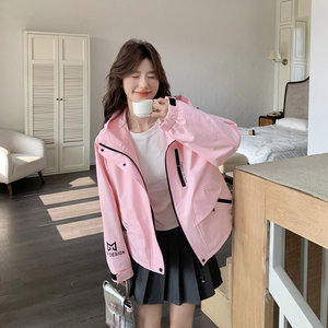 粉色工装冲锋衣外套女2025春季新款韩系超好看减龄小个子连帽夹克图片