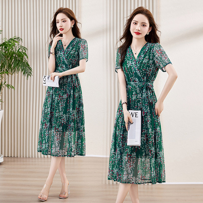【新品】吾爱衣2418款碎花连衣裙女韩版系带收腰中长裙子,女装连衣裙,吾爱衣