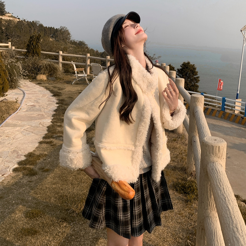 两面穿米白色皮毛一体羊羔毛外套女秋冬2025新款爆款流行棉服韩系,女装短外套,2B183